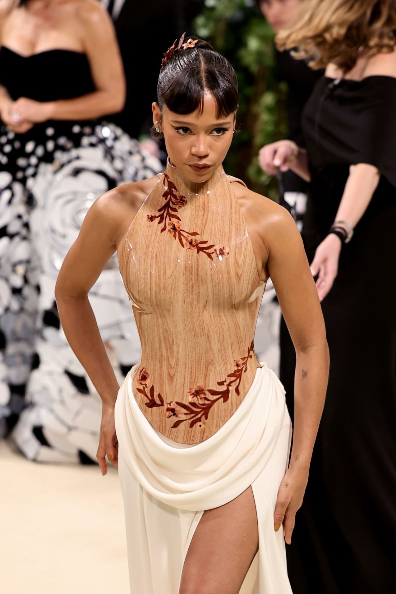 TAYLOR RUSSELL STUNS AT THE 2024 MET GALA IN NEW YORK02